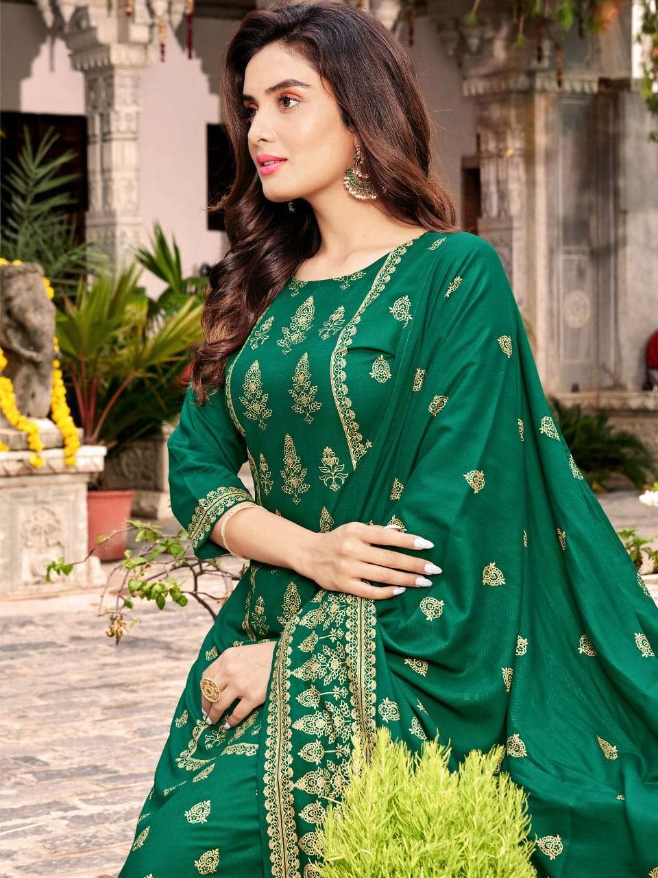 Parishi By Banwery Rayon Foil Printed Readymade Salwar Kameez