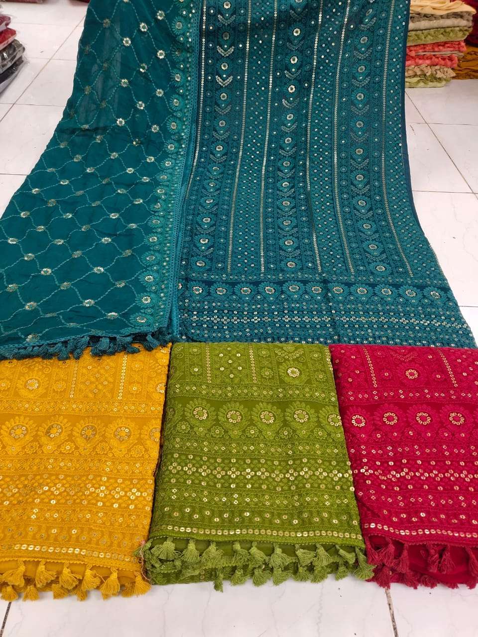 UTSAV LAUNCH LAKHNAVI PURE BEMBERG 4 COLOUR MATCHING SALWAR KAMEEZ
