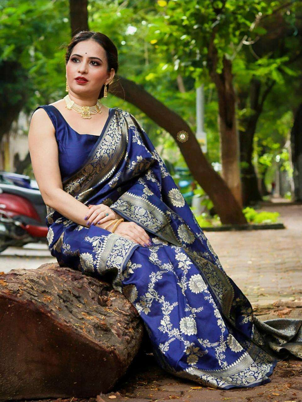 BT -- 02 DESIGNER SOFT LICHI SILK SAREE 