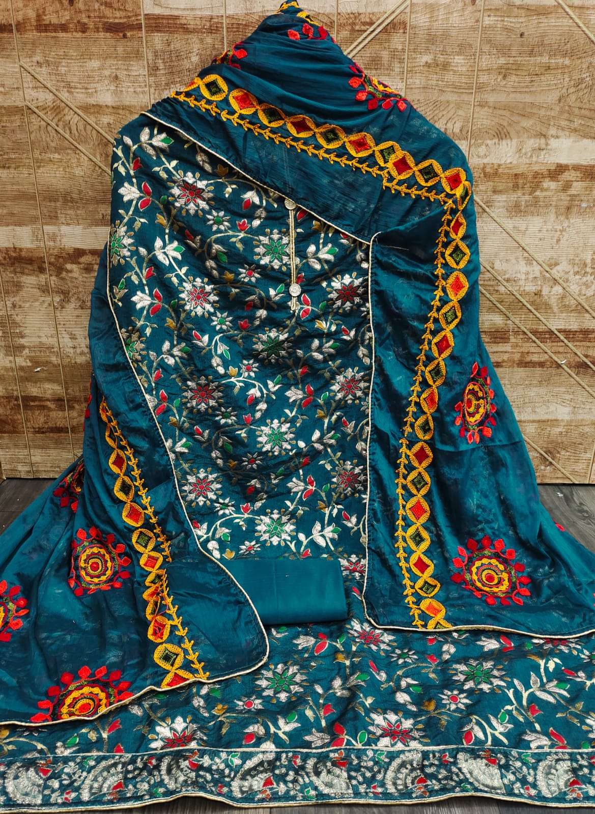 BT-17 DESIGNER BANARASI SILK JACQUARD NON CATALOG SUIT