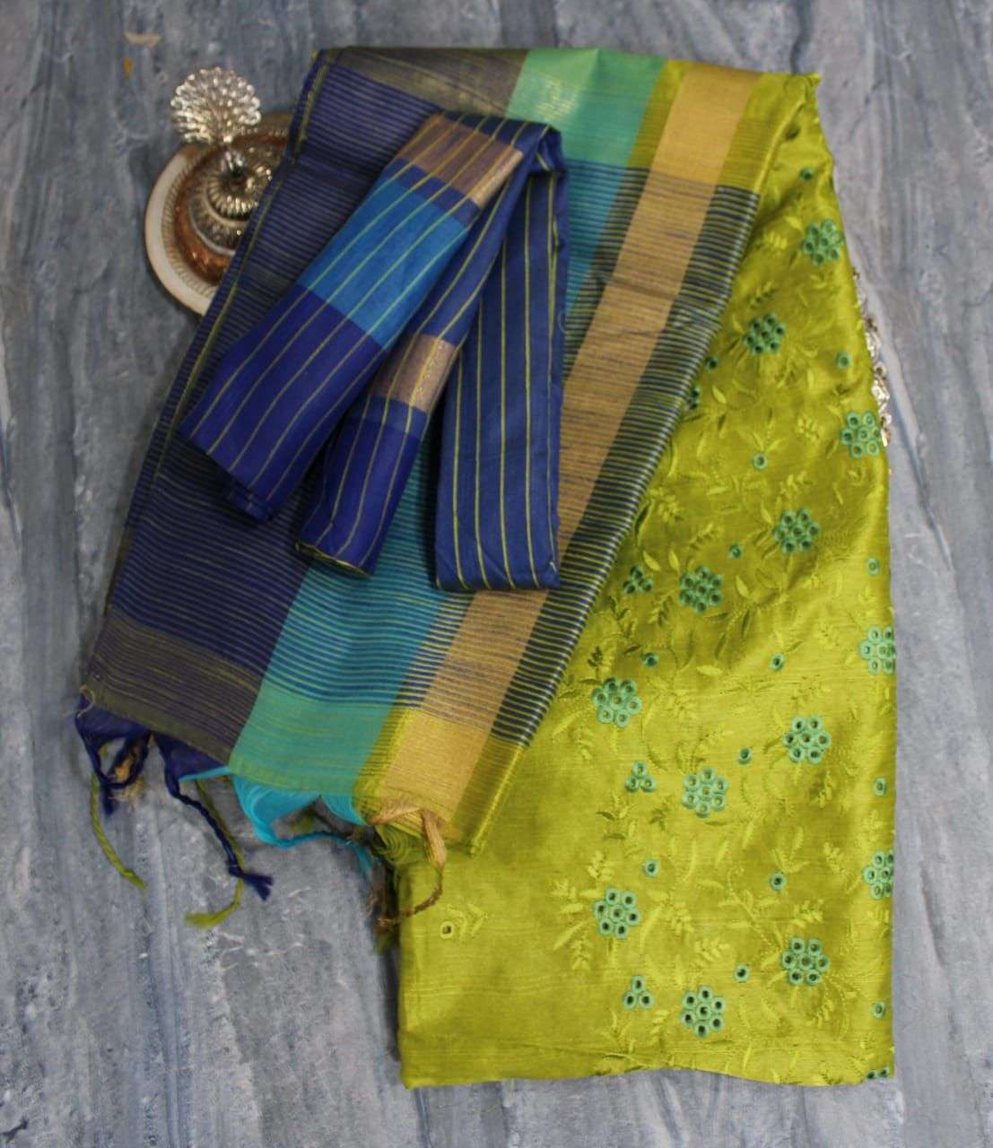 BT-10 DESIGNER RAW SILK SAREE WITH CONTRAST PALLU 