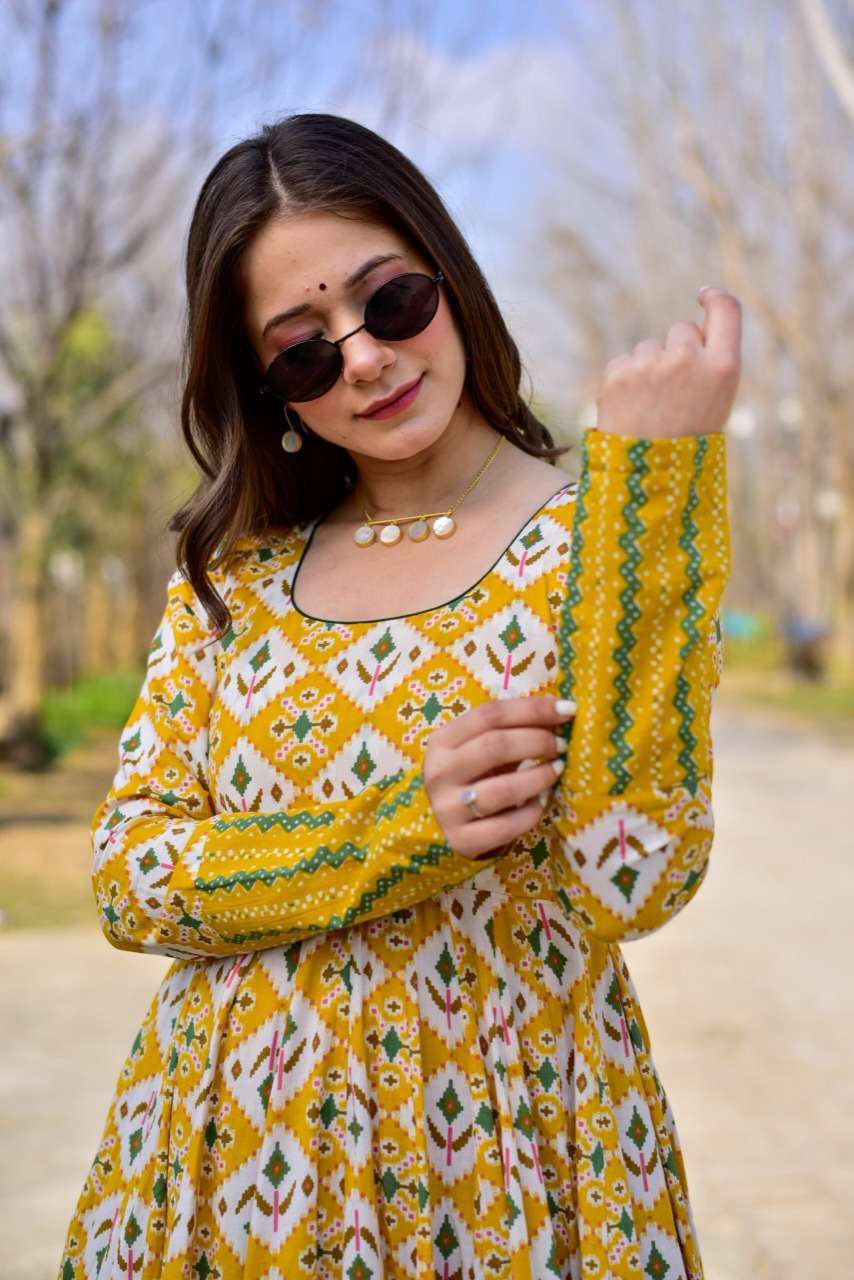 k4u aayaa vol 4 series 3005-3006 pure chanderi kurti