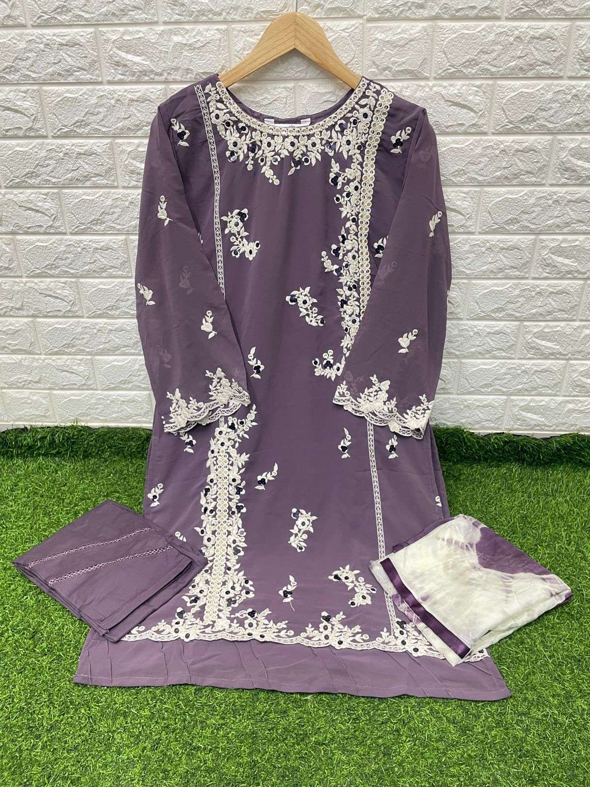 LAXURIA TRENDZ 1195 DESIGNER FAUX GEORGETTE SUIT 