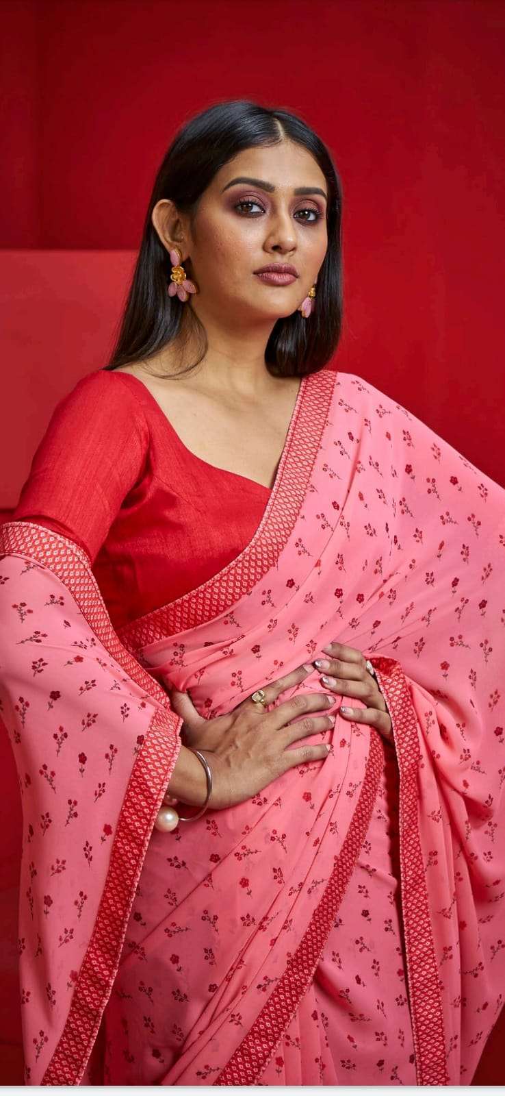 stavan sravya heavy weightless saree with border