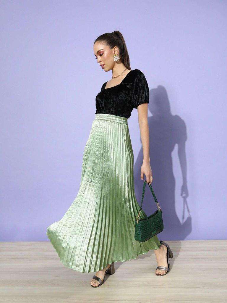 df-nykaa solid soft satin skirt with box plitting