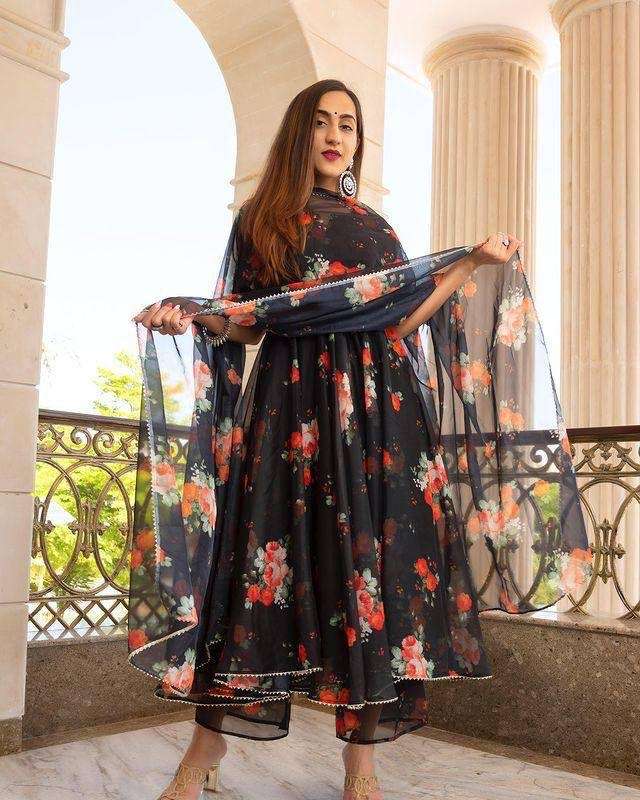 block rose designer faux georgette gown 