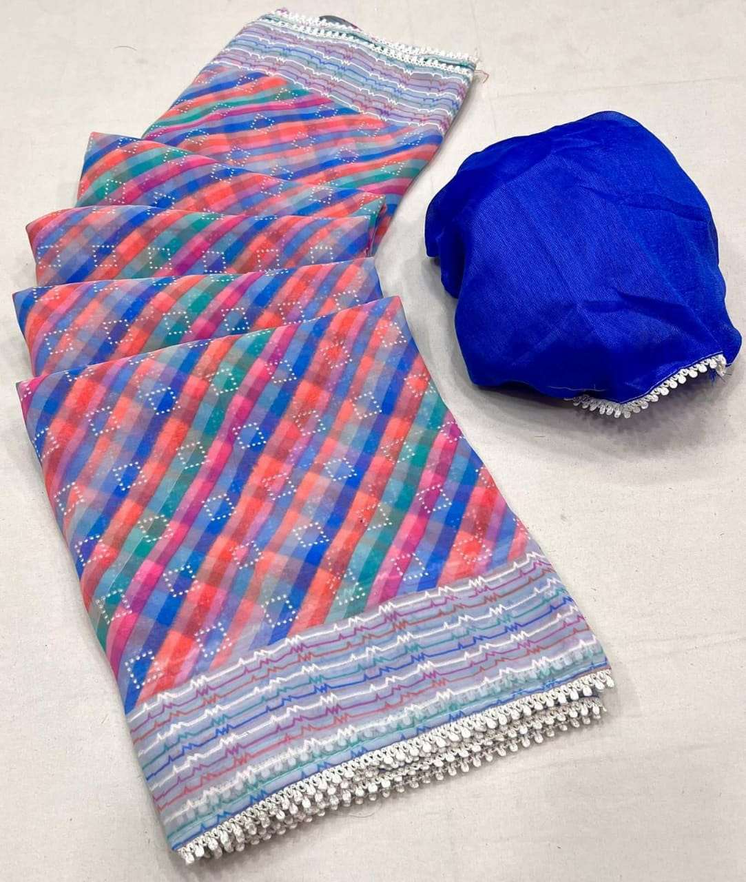 lt fashion aabhushan Weightless saree