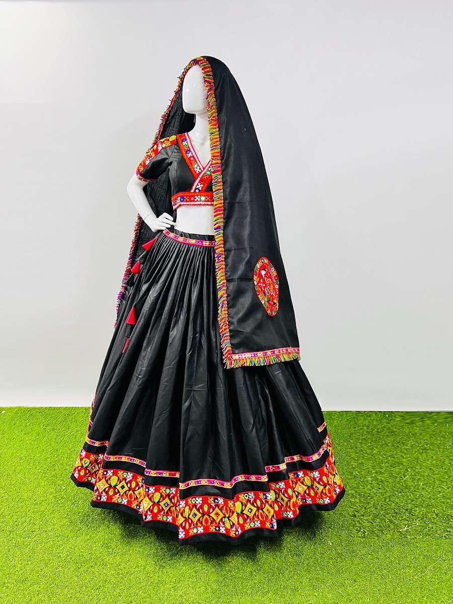 aawiya 7044 black color gamthi lace work navratri readymade single lehenga choli 