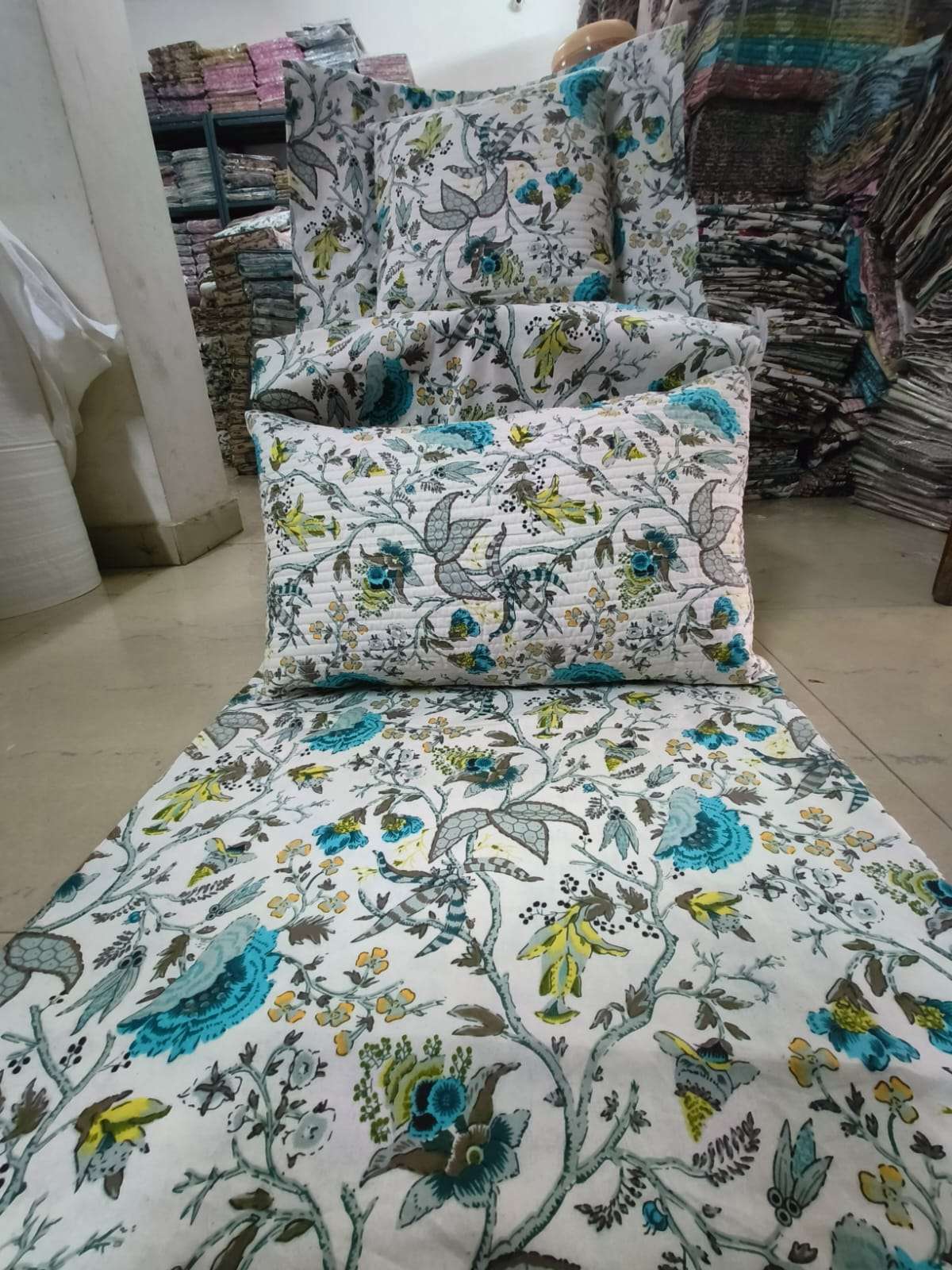 pr anokhi cotton bedsheet with 2 pillow cover and 2 cushion cover