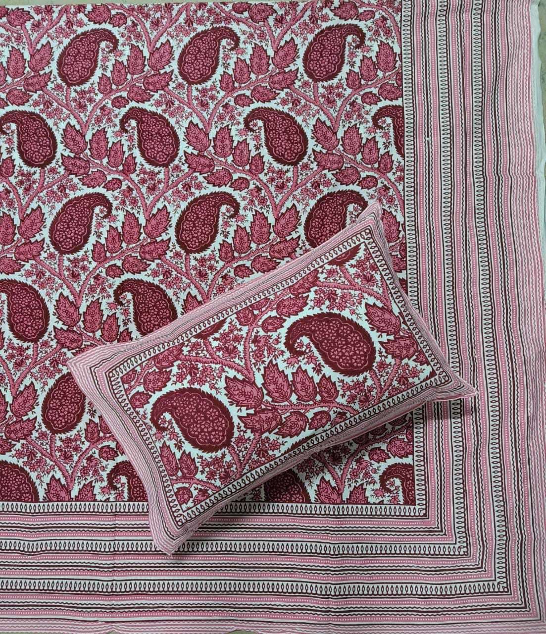pr nyla super king cotton big size one bedsheet two pillow cover