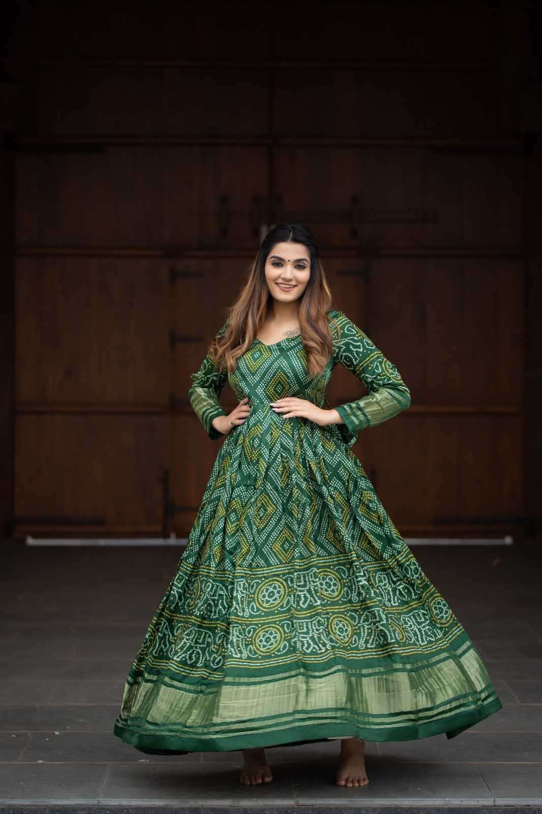 pr ynf5020 Gaji Silk Bandhej Print gown