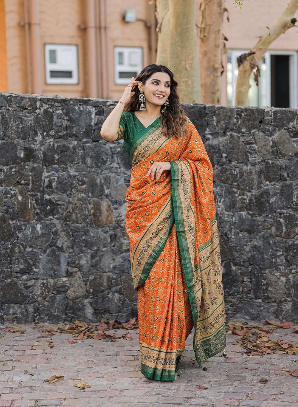 pr ynf7208 dola silk saree Foil Print and Emblish Stone work with Tassels