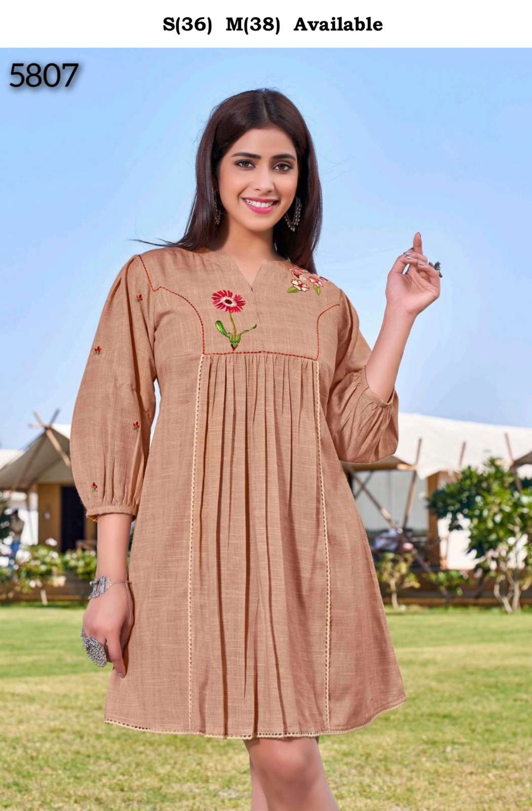 TUNE Self Weawing fabrics With Machine Embroidery kurti