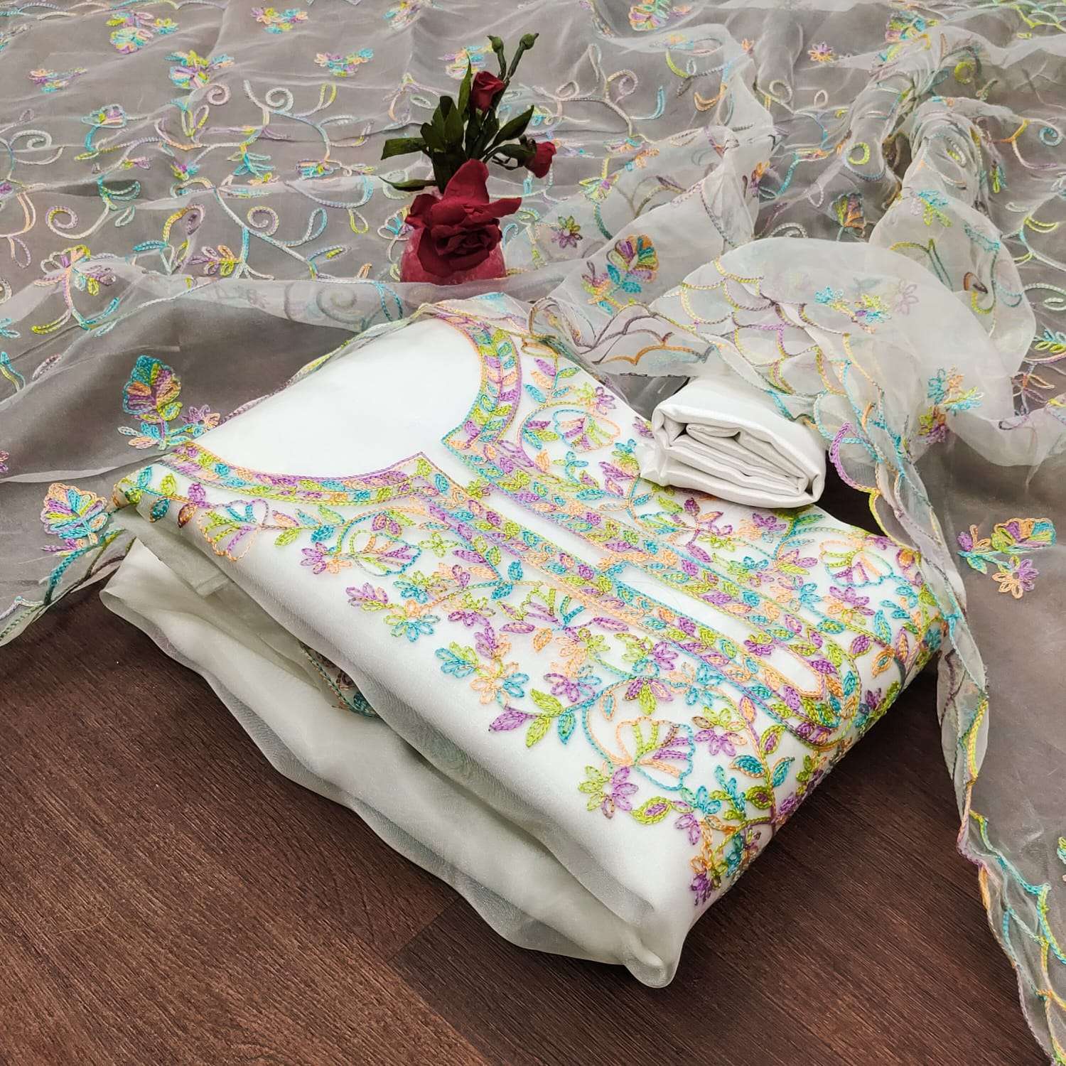 bt324 ORGANZA SILK WITH MULTI CHAIN STICH WORK suit