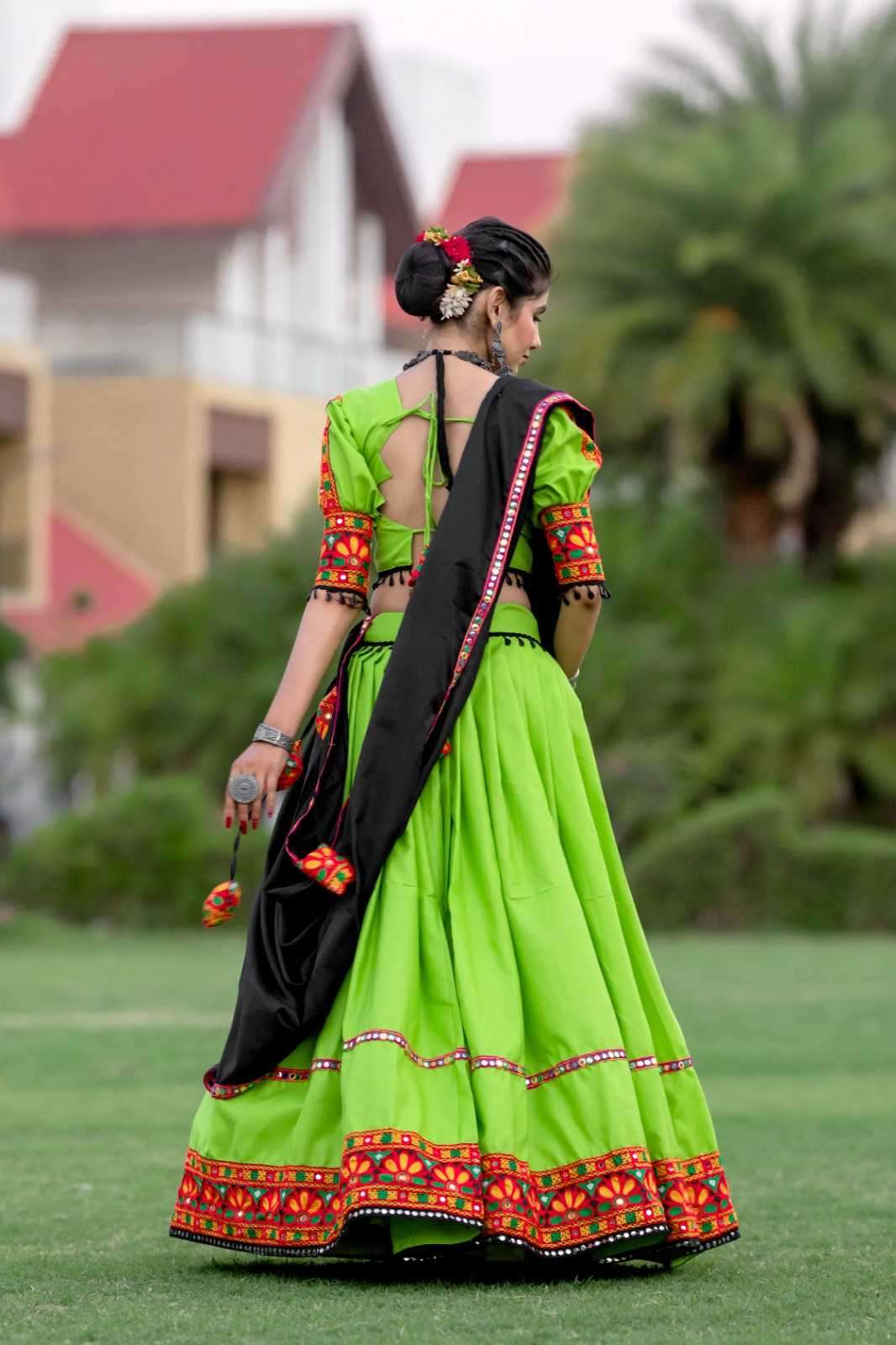 aawiya 7067 Pure Cotton Plain With Gamthi Lace & Mirror Work lehenga