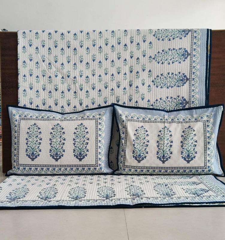 King size quilted bedcover plain hand pipin with 2 pillow cover