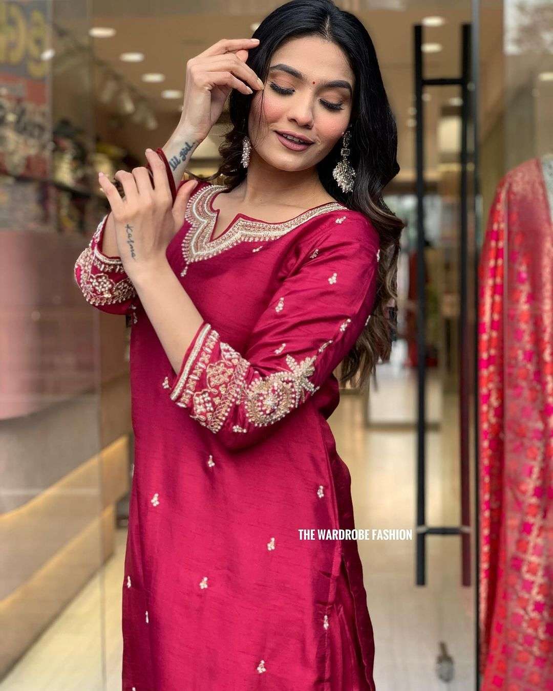ALF NEW LUNCHING HEAVY ROMAN SILK paired with matching pants and Lace Dupatta.