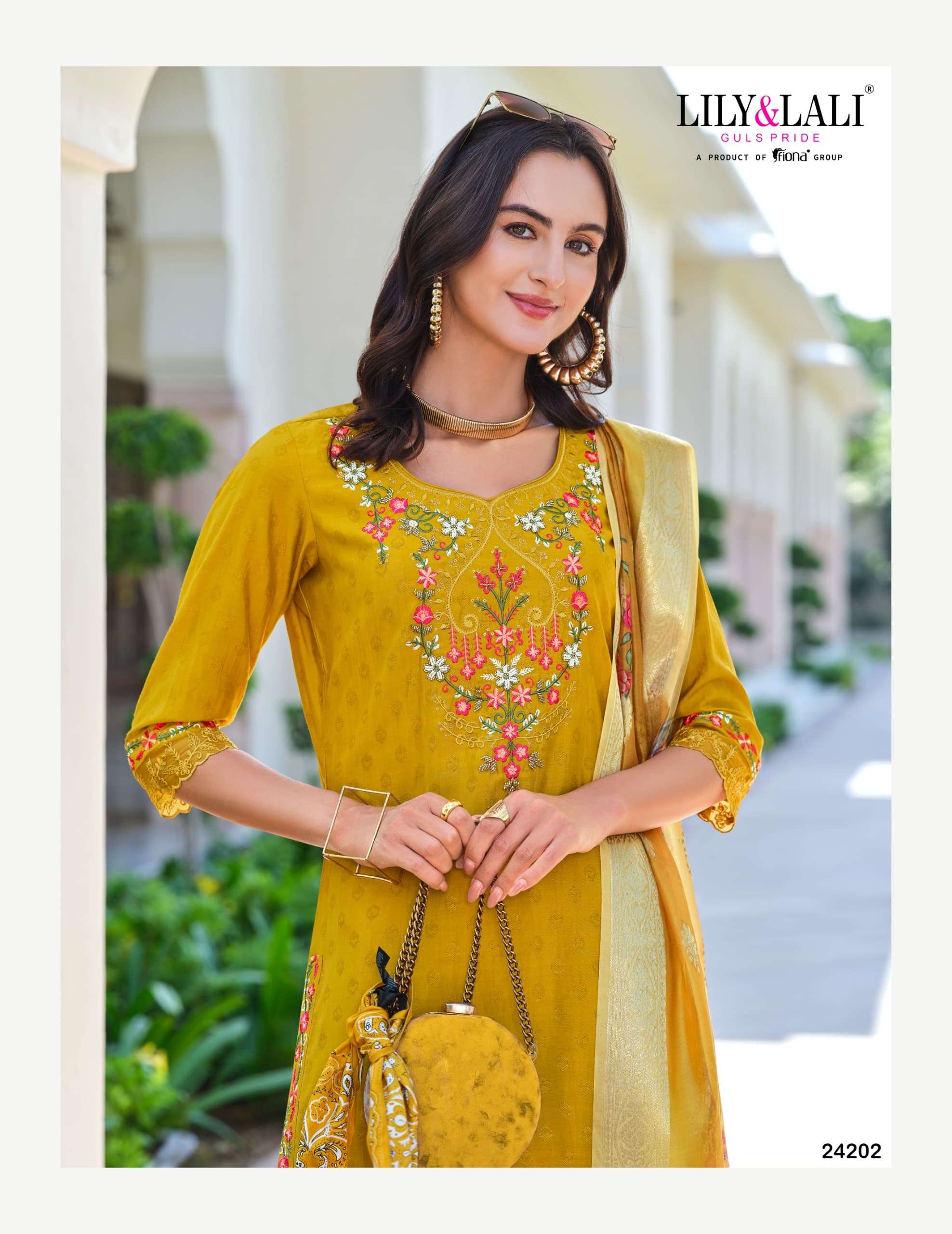 Luxury Silk Set with Fancy Lace & Pocket