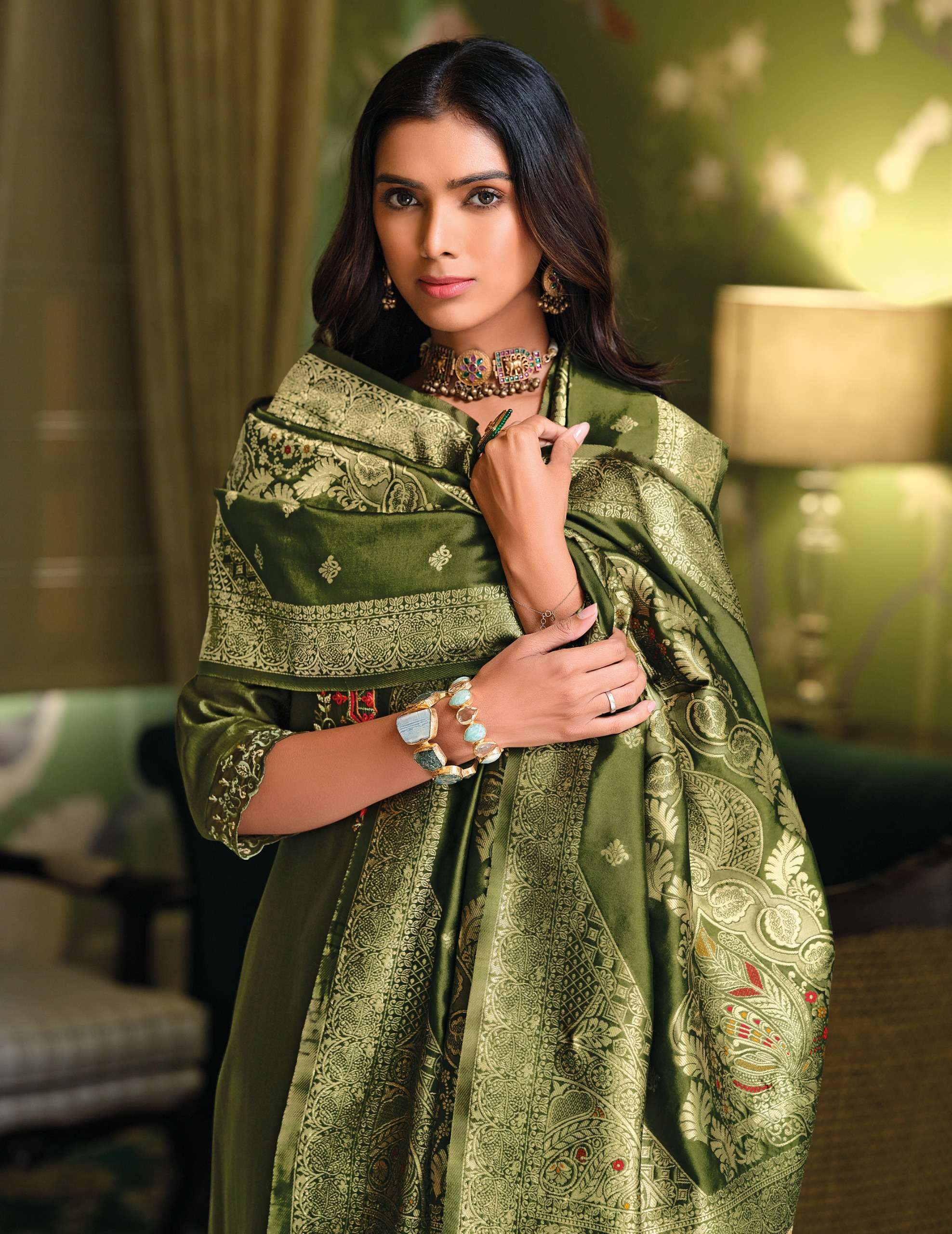 Handwork And Embroidery On Viscouse Fabrics wholesale suit 