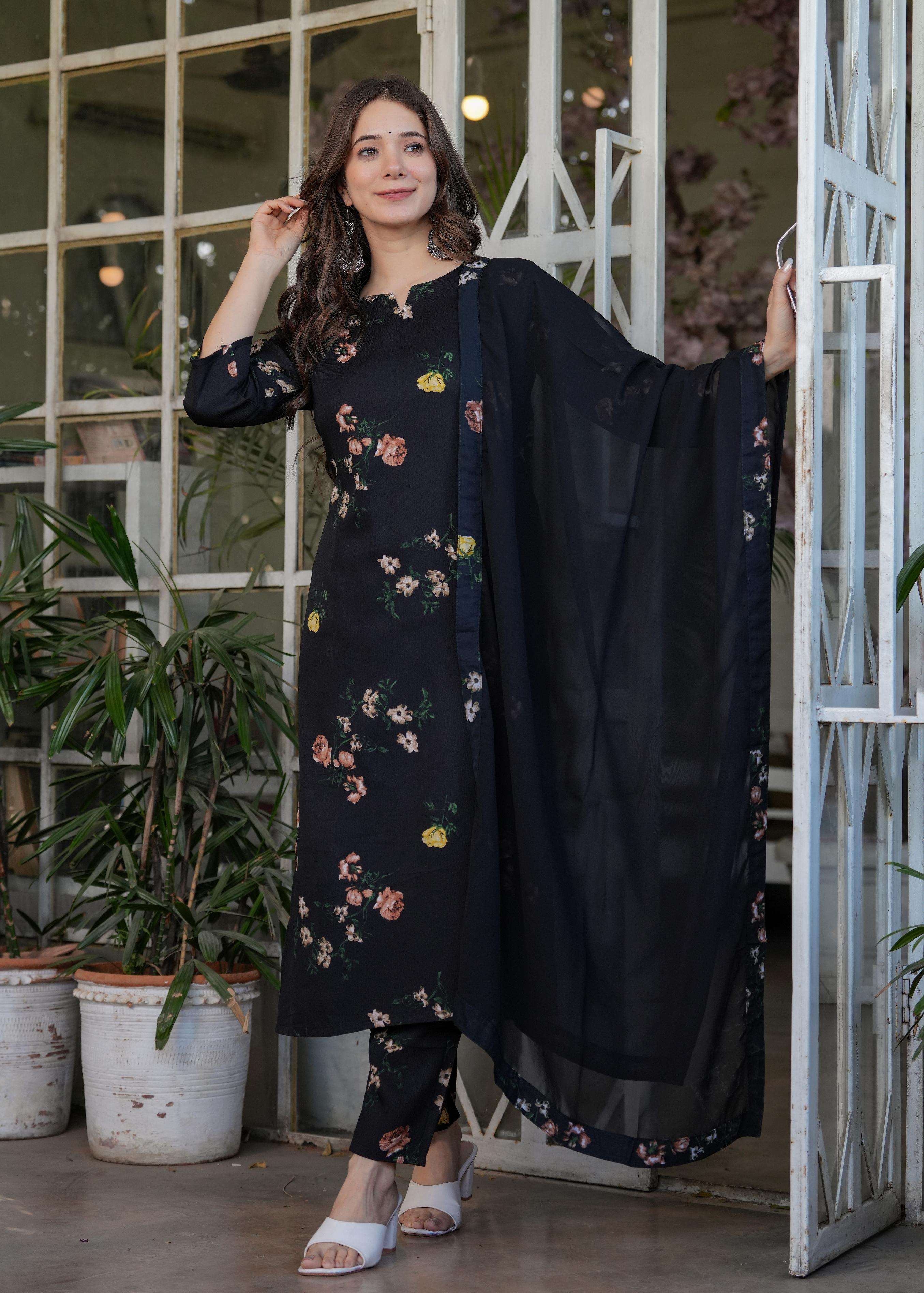 PR 9STAR FASHION HEER VOL-5 SILK BLEAND WORK FANCY DESIGNER SUIT IN WHOLESALE SURAT