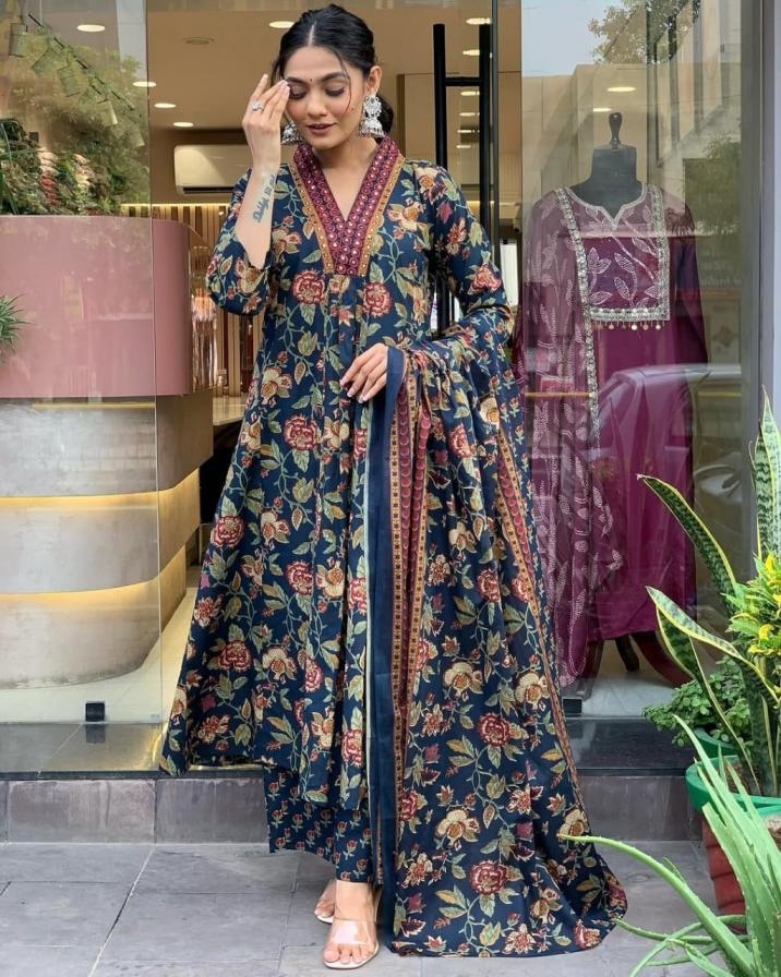 PR 9STAR FASHION MUMTAZ COTTON BLEND WITH EMBRODERY WORK FANCY DESIGNER SUIT IN WHOLESALE SURAT