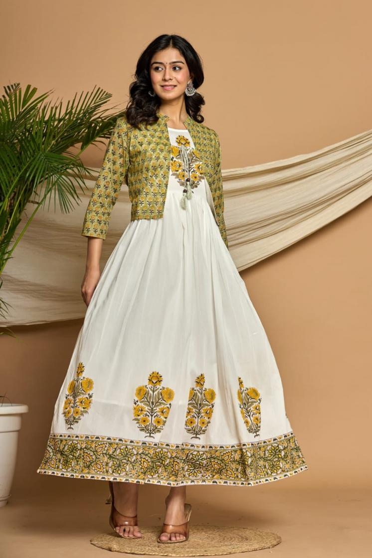 pr clothing modern cotton mul mul readymade combo long flair gowns in wholesale surat