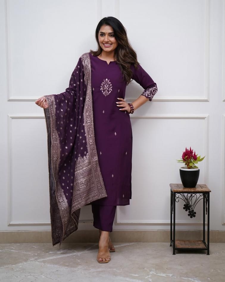 PR 9STAR FASHION SWATI PV CHANDERI WITH EMBRODERY WORK FANCY READYMADE DESIGNER SUITS IN WHOLESALE SUART