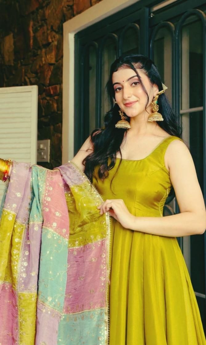 pr dvd 5137 roman simmer silk full stitch plazzo kurti with dupatta in wholesale surat