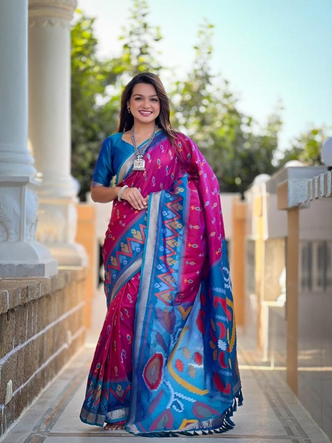 pr srivali weaving silk fashionable sarees in wholesale surat