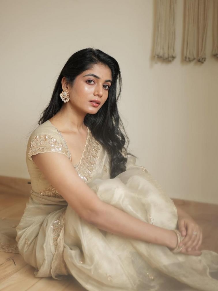 ds 740 pure crunchy sequence work designer sarees in wholesale surat