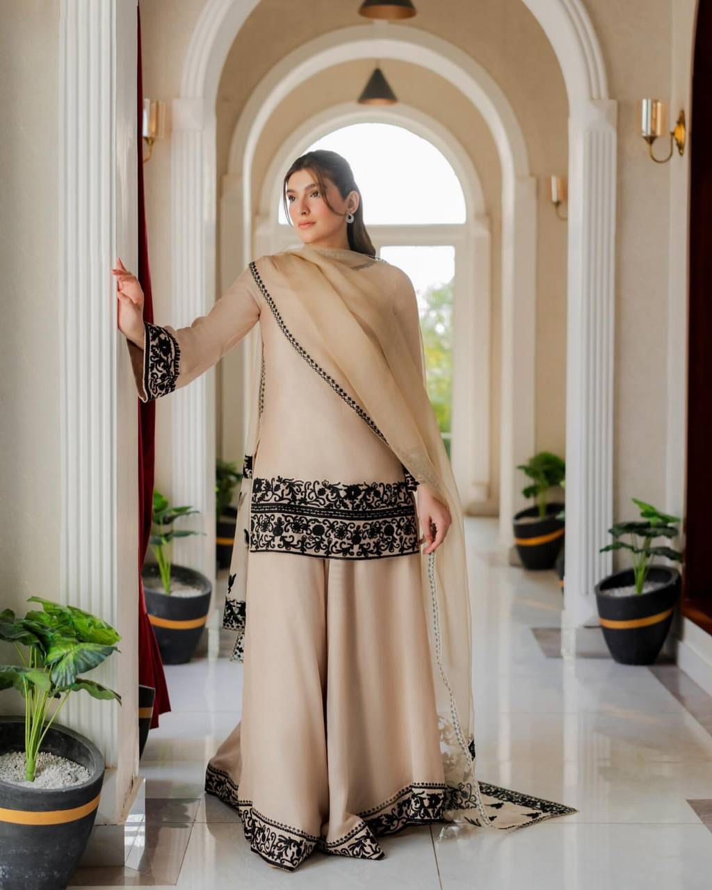 effortless Natural crep wholesale suit in surat