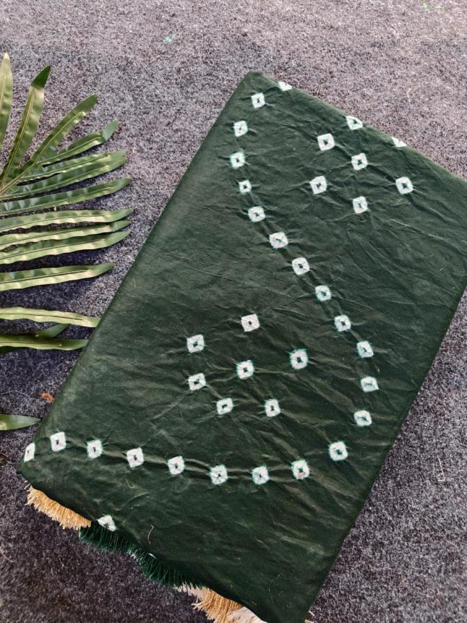 pr 1045 cotton hit design saree in wholesale surat