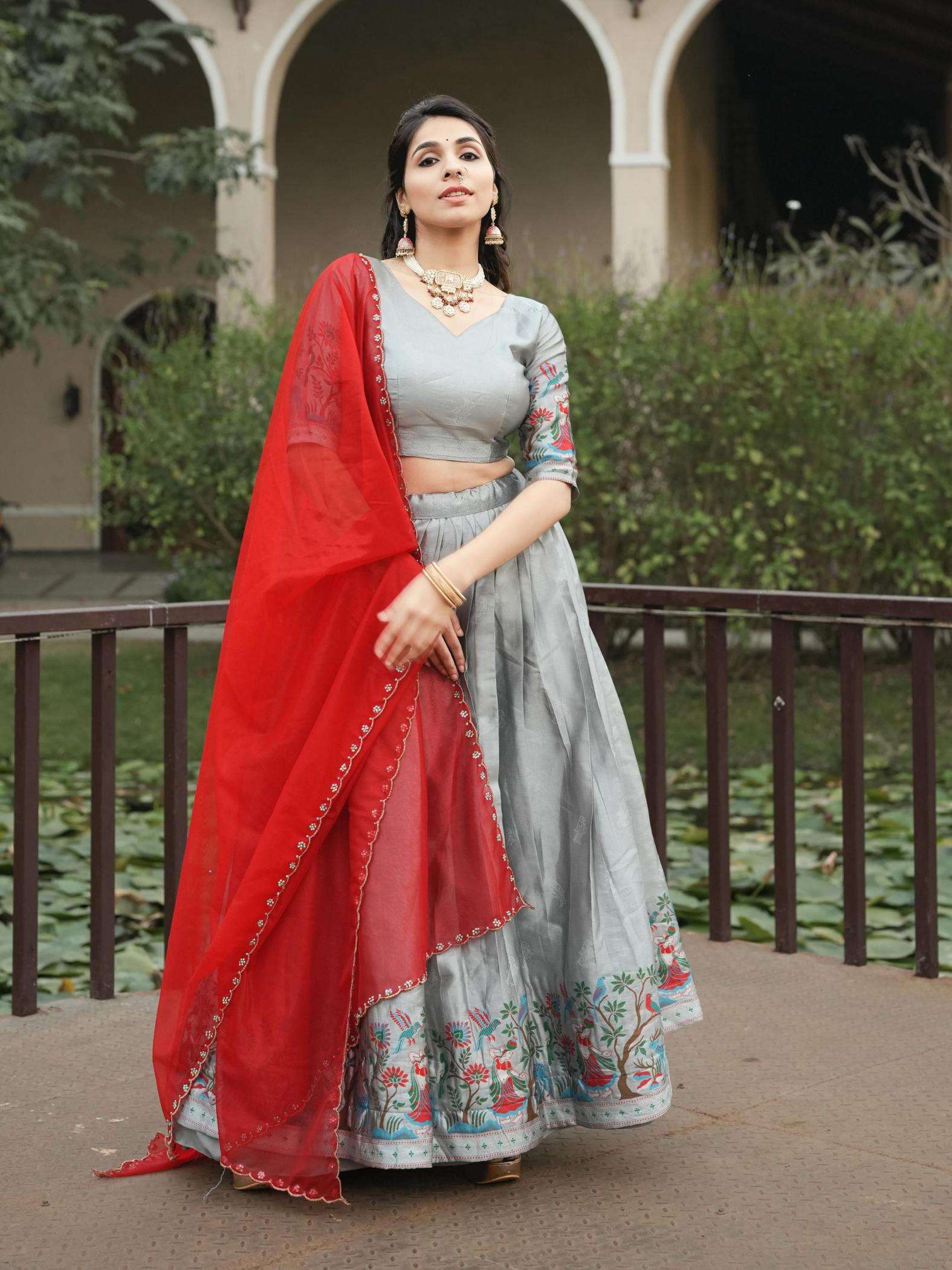 grtn8130 Silk Silver Zari Weaving With Contrast Kalamkari Weaving Border lehenga