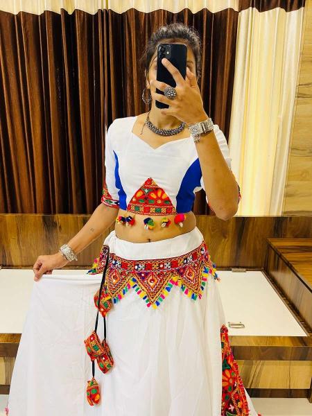 WONDERFUL WHITE-BLACK COLOR READYMADE SINGLE NAVRATRI CHANIYA CHOLI 7050 RAJWADI VOL 8 BY AAWIYA