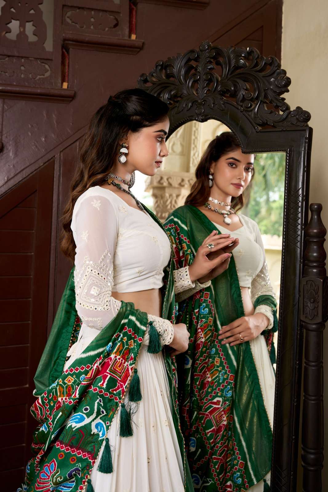 LNB1500WHT Georgette Lucknowi Paper Mirror Work wholesale lehenga