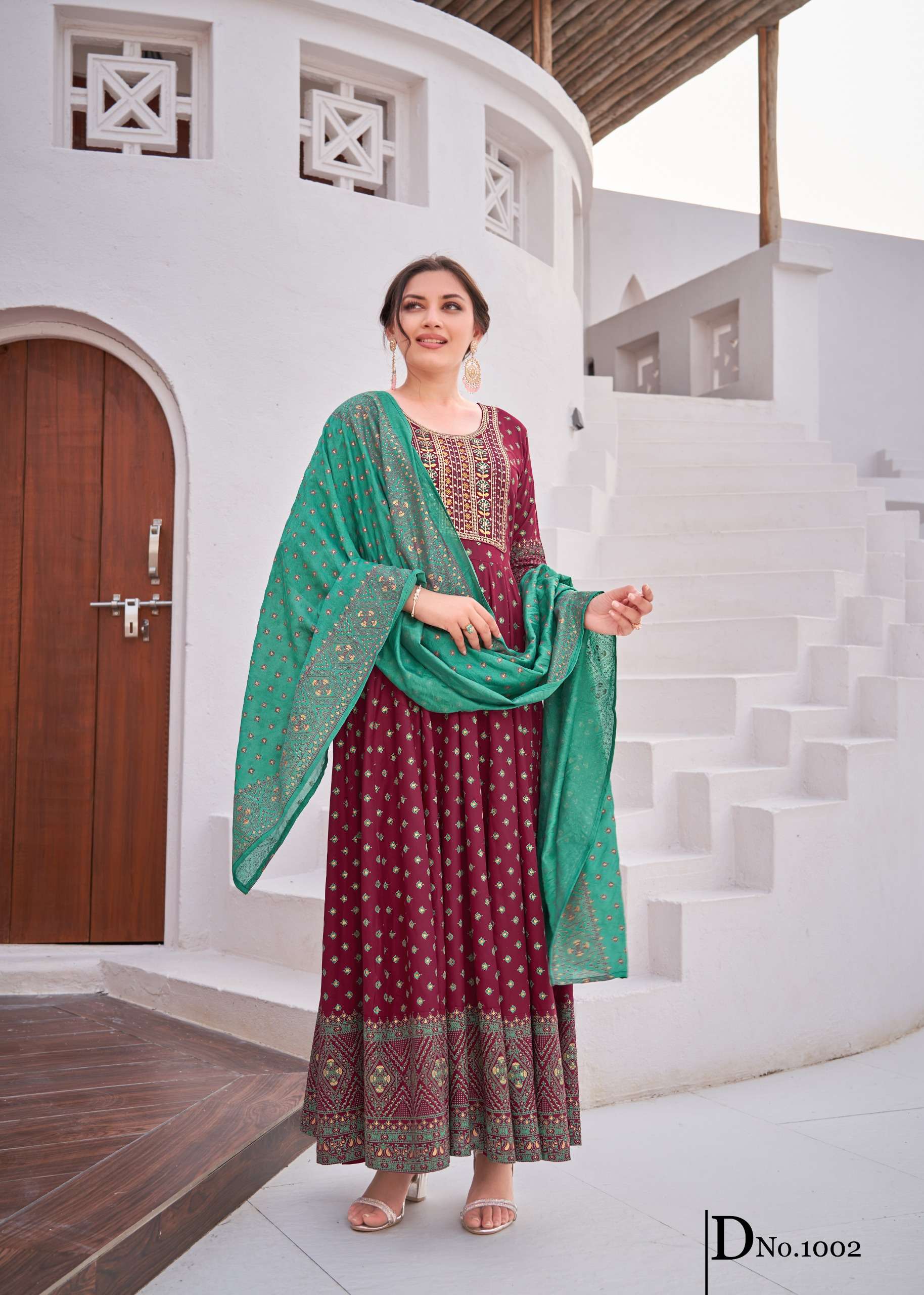 btm 65 14 KG RAYON WITH COLOR FOIL WITH HEAVY EMBROIDERY wholesale suit 