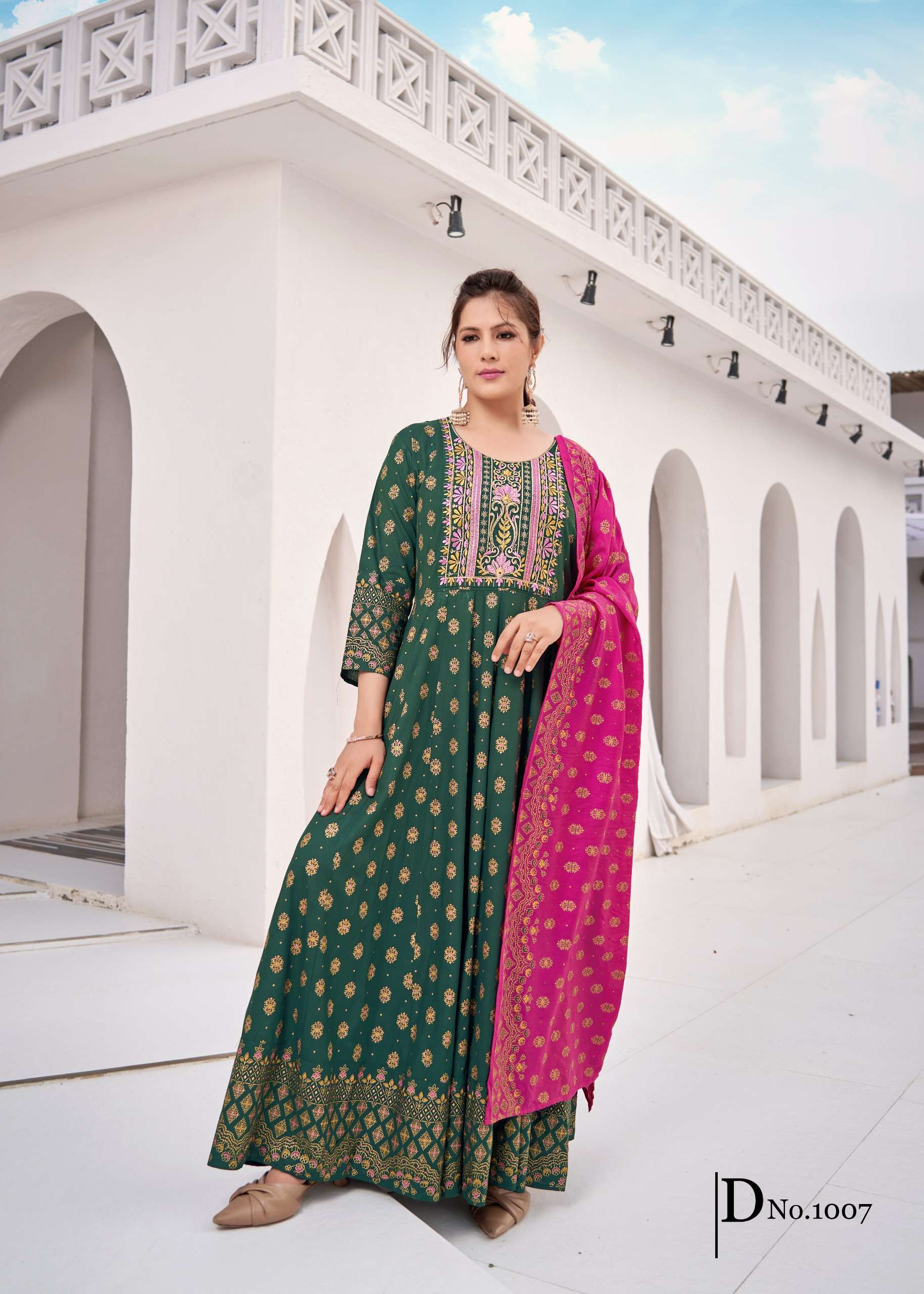 btm 65 14 KG RAYON WITH COLOR FOIL WITH HEAVY EMBROIDERY wholesale suit 
